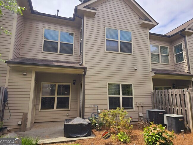 Building Photo - 2251 W Village Ln