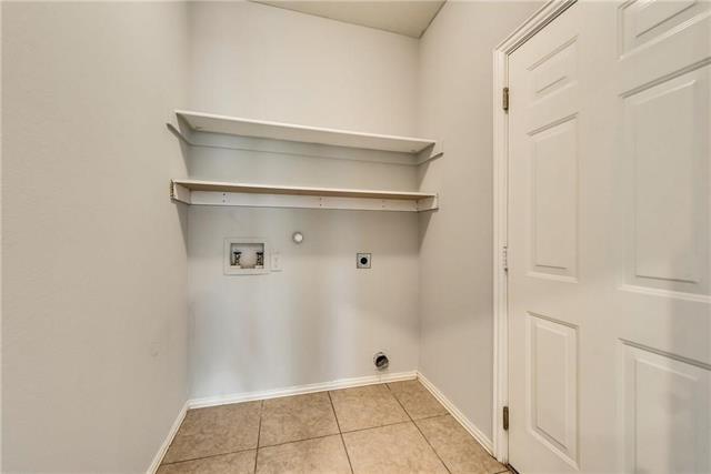 Building Photo - 1439 Royal Oaks Dr