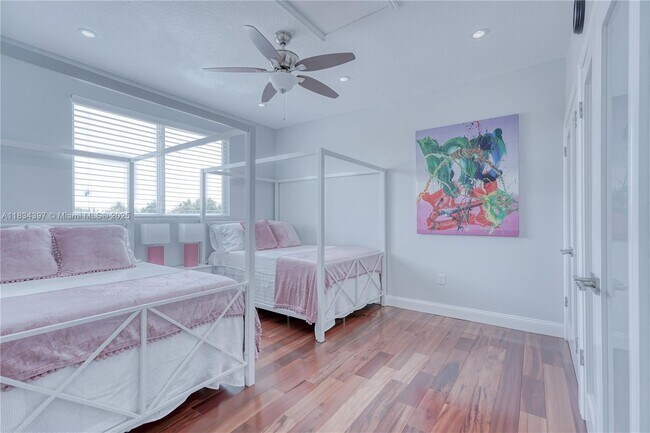Building Photo - 13300 Biscayne Bay Terrace