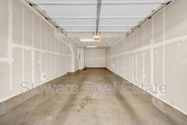 Building Photo - 5212 S Esprit Loop