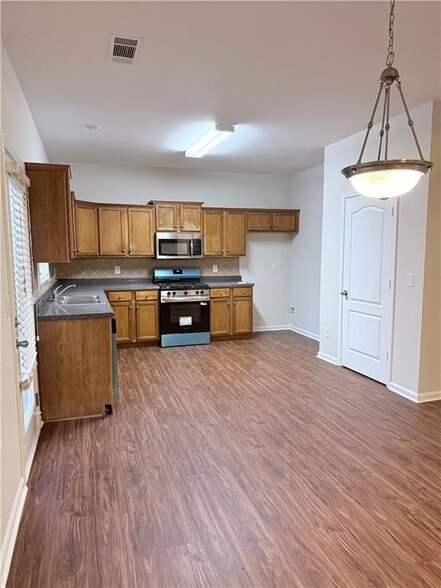 Building Photo - 82 Kennedy Ct