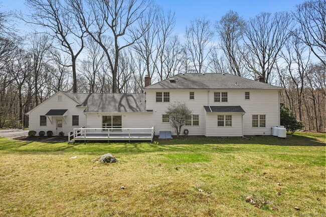 Building Photo - 60 Squires Ln