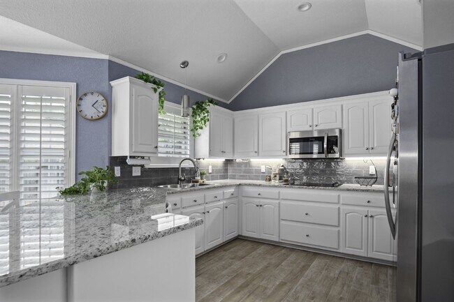Building Photo - "Spacious 4-Bedroom Home with 3 Full Baths...
