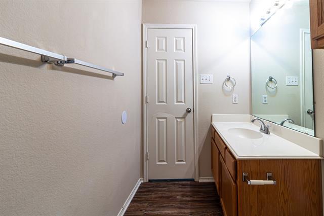 Building Photo - 2028 Sunny Side Dr