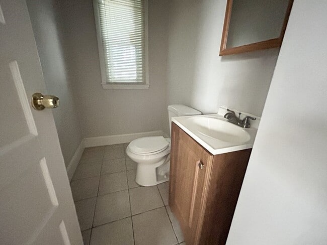 Building Photo - 7 Hesston Terrace