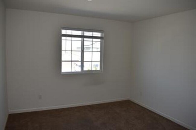 Building Photo - 4230 Freemark Ave