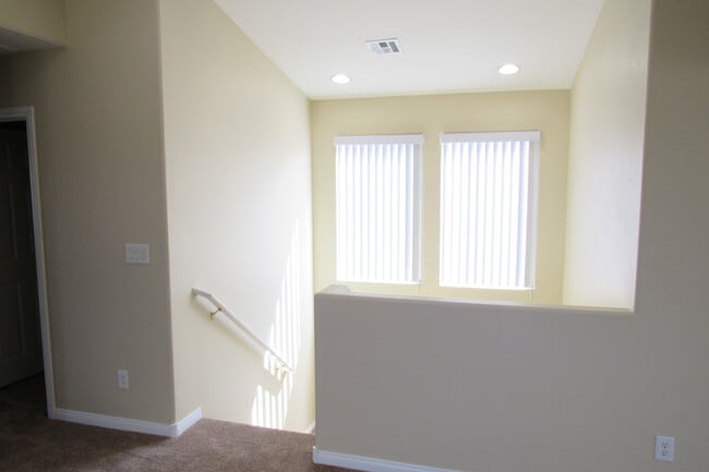 Building Photo - COMING SOON-BEAUTIFUL 2 STORY HOME LOCATED IN HENDERSON WITH STRIP AND MOUNTAIN VIEWS!