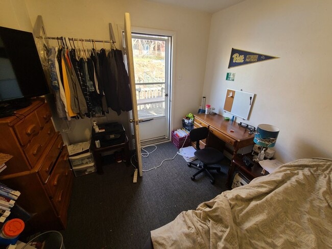 Building Photo - SPACIOUS 4 BEDROOM IN THE HEART OF OAKLAND - AVAILABLE FOR AUGUST