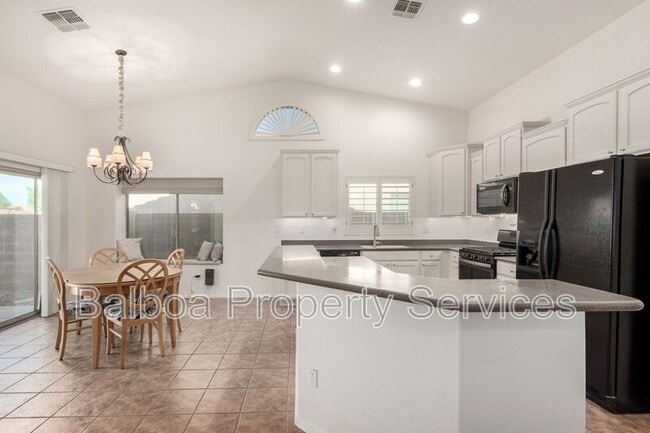 Building Photo - 44087 Granite Dr