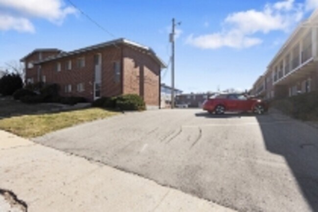 Building Photo - 401 W 87 Pl