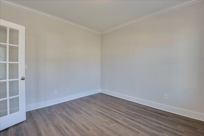 Building Photo - 422 Pump House Rd