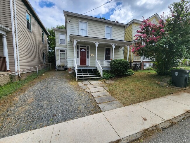 Building Photo - 1110 11th St