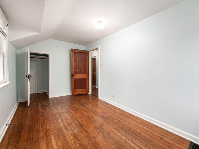 Building Photo - 495 Northview Dr