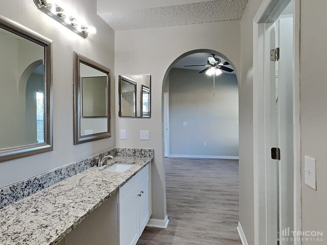 Building Photo - 3805 Stonefield Dr