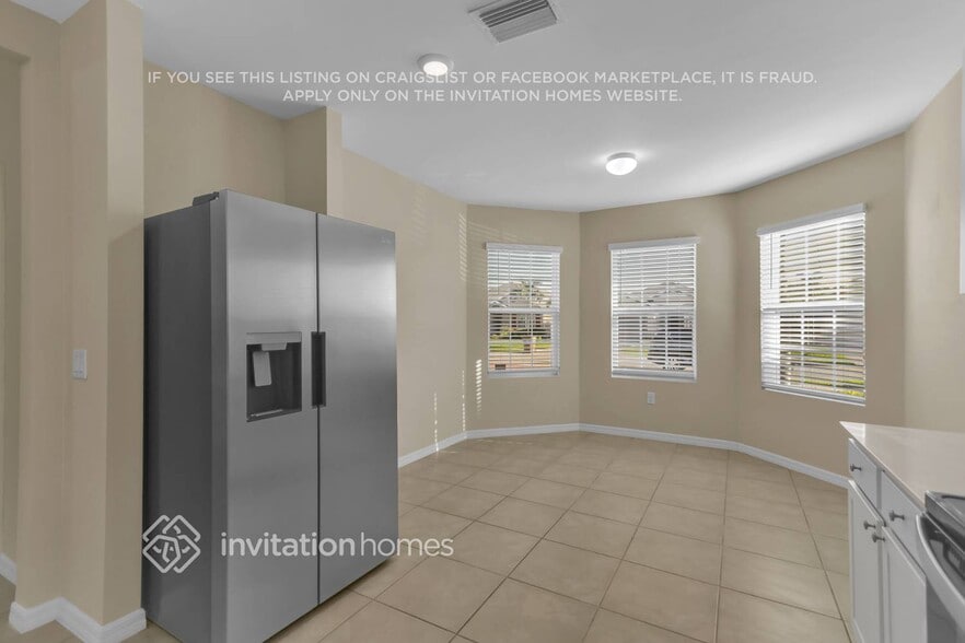 Building Photo - 3310 Acapulco Cir