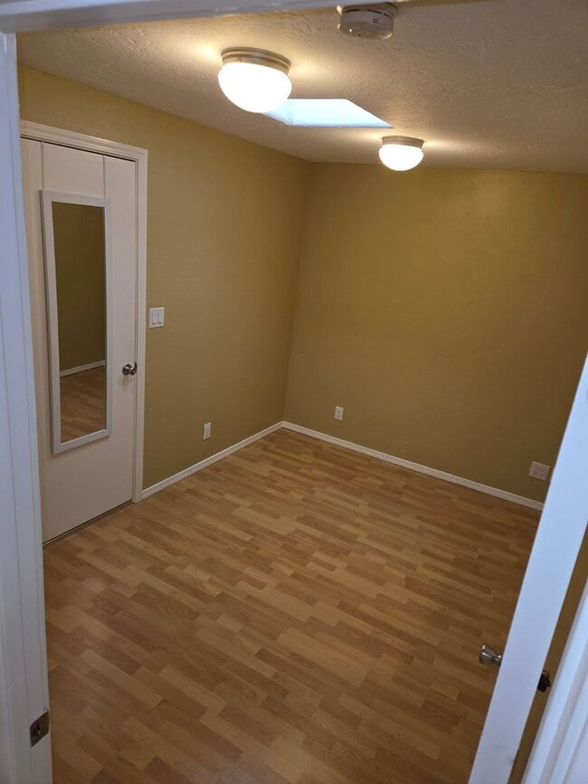 Building Photo - Campbell Duplex: 2 BR 1 BA with Office/Ext...