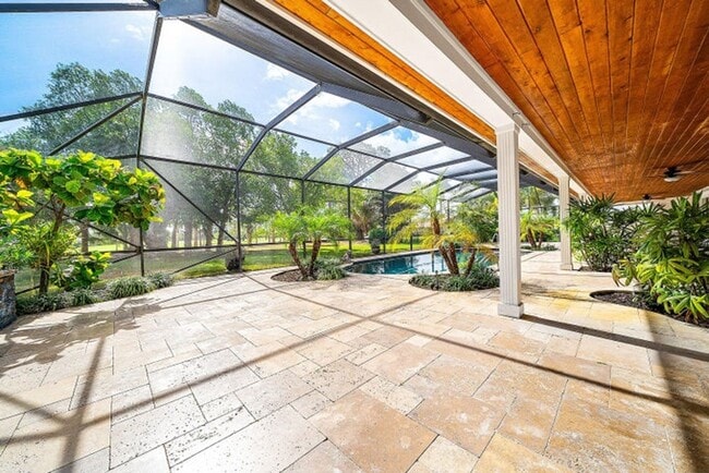 Building Photo - 417 N Country Club Dr