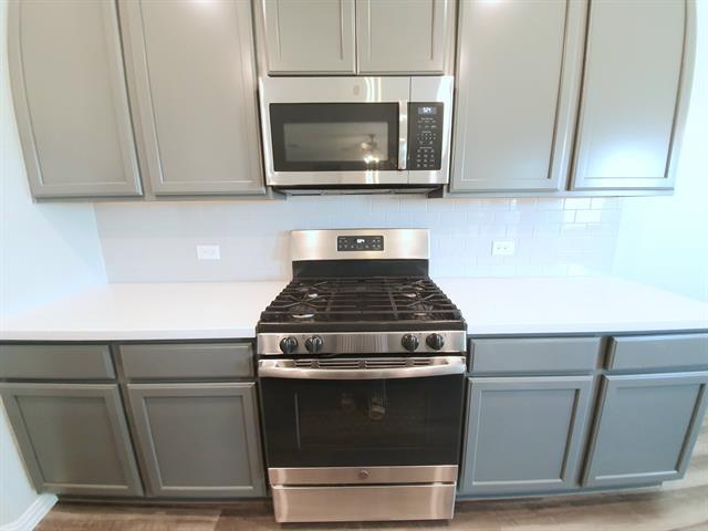 Building Photo - 822 Spruce Ln