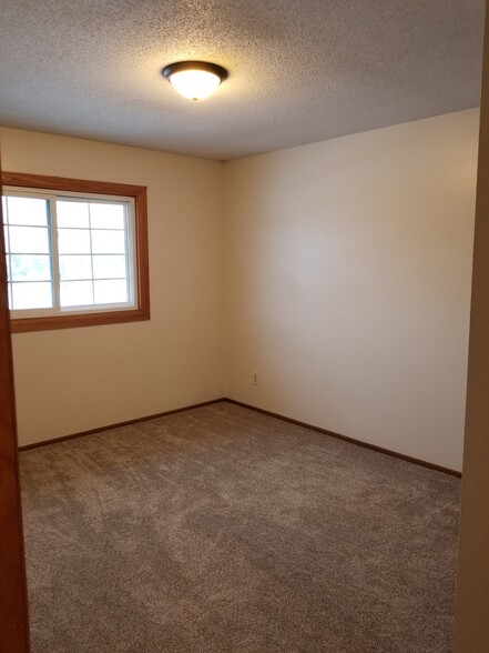 Building Photo - 220 Leighton Dr