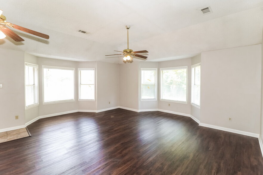 Building Photo - 7446 Northwind Cove