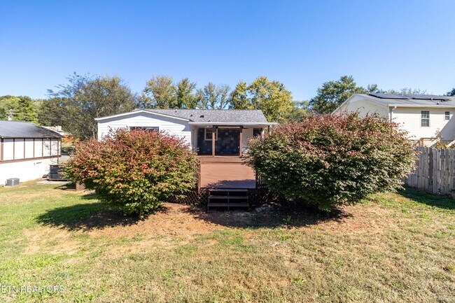 Building Photo - 1817 Sedgewick Dr