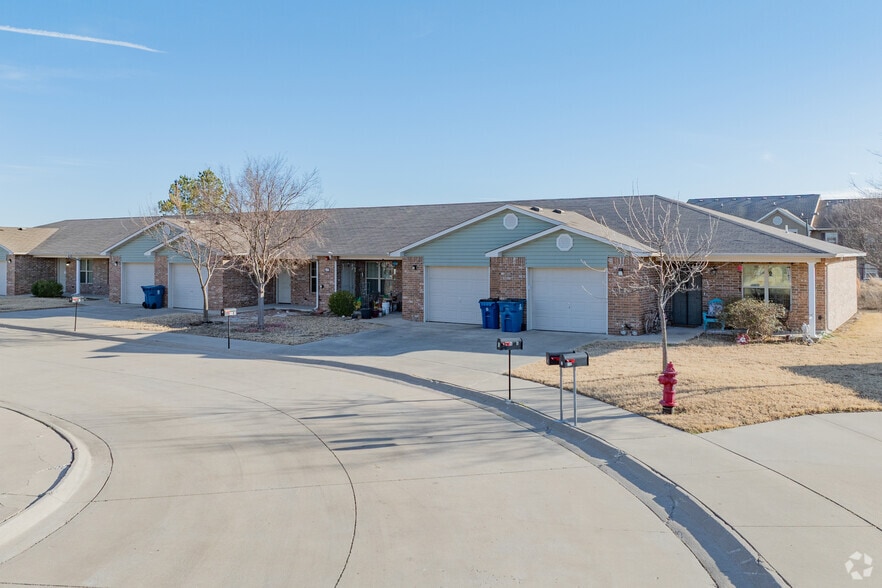 Building Photo - Cottage Park McAlester A 62+ Senior Community