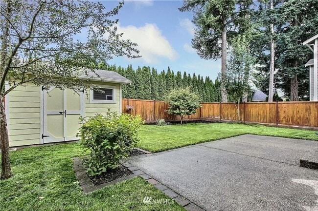 Building Photo - Gorgeous Home in Lacey’s Coveted Courtney ...
