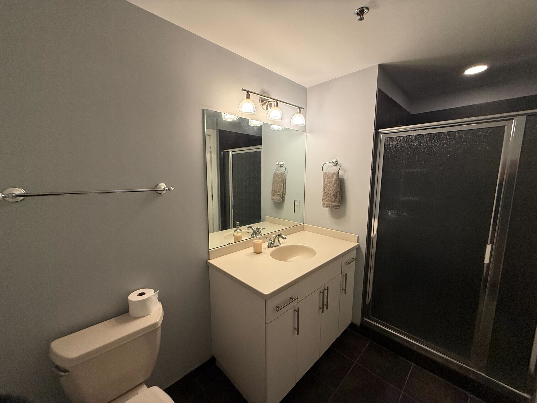 Building Photo - 401 N 2nd St