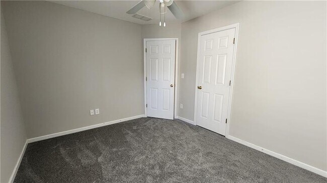 Building Photo - 3330 Ridgefair Dr