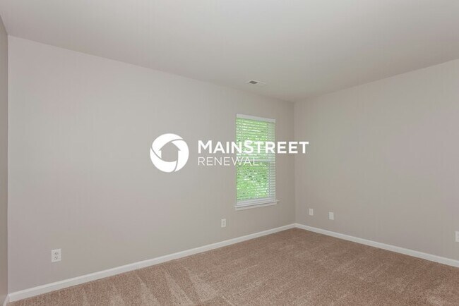 Building Photo - 3 Bedroom Pet-Friendly Home in Charlotte, NC with Main Street Renewal