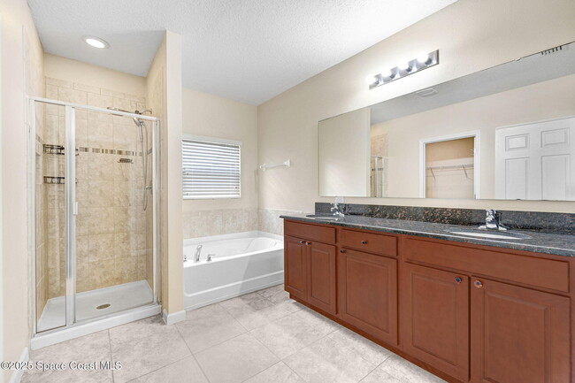 Building Photo - 4000 Harvest Cir
