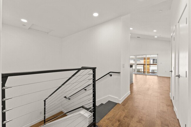 Building Photo - MidTown Gem - Fully Renovated W Large Rooms