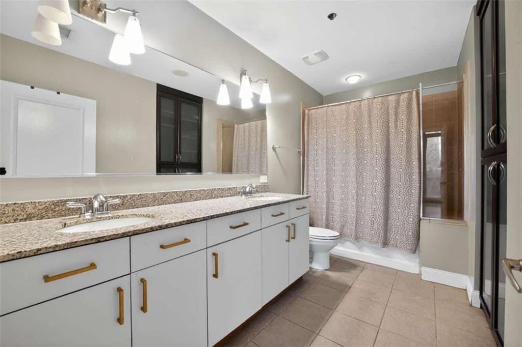 Building Photo - 950 W Peachtree St NW