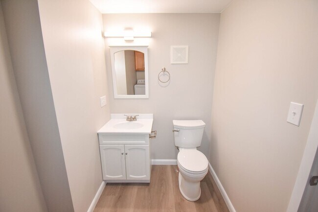 Building Photo - RTSA25-27