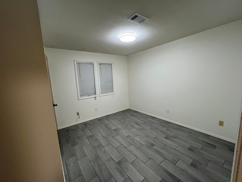 Building Photo - 1603 Brooken Hill Dr