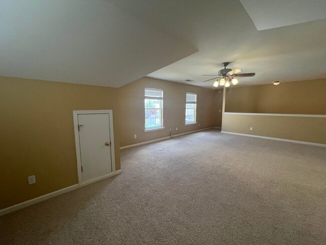 Building Photo - 565 Batty Way