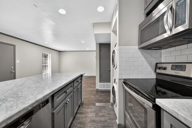 Building Photo - 8931 Gaylord Dr
