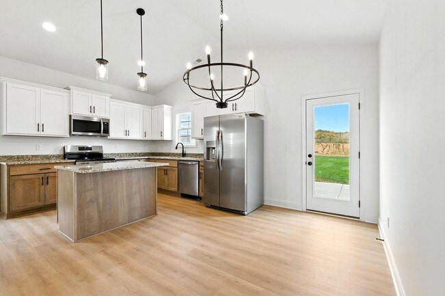 Building Photo - 1112 Mission Dr
