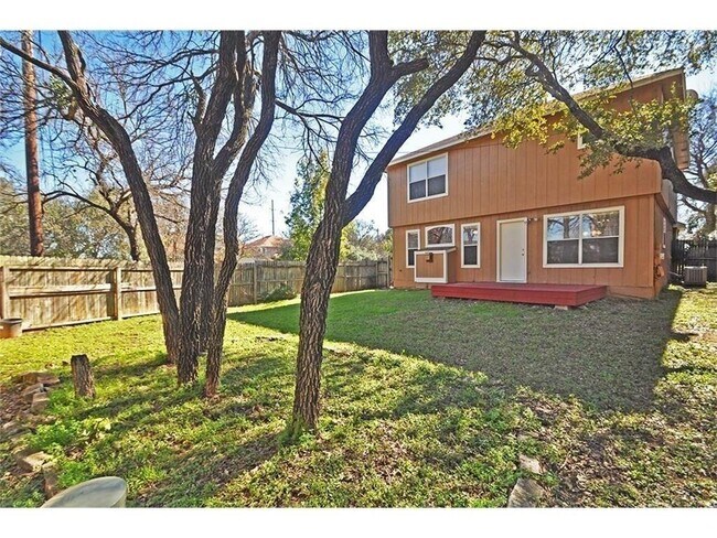 Building Photo - 1500 Sylvia Ln