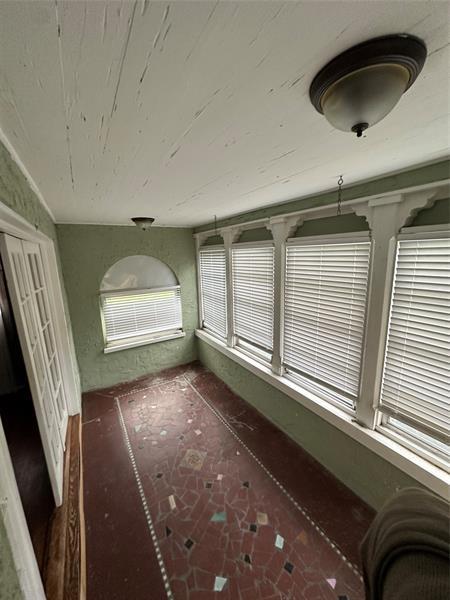 Building Photo - 616 37th St