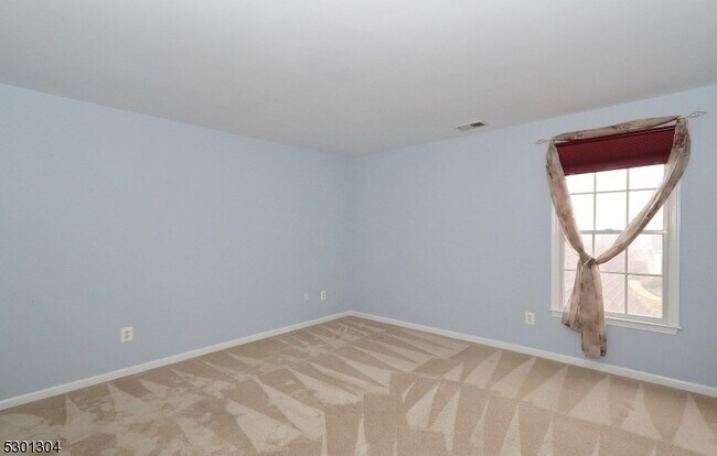 Building Photo - 67 Patriot Hill Dr