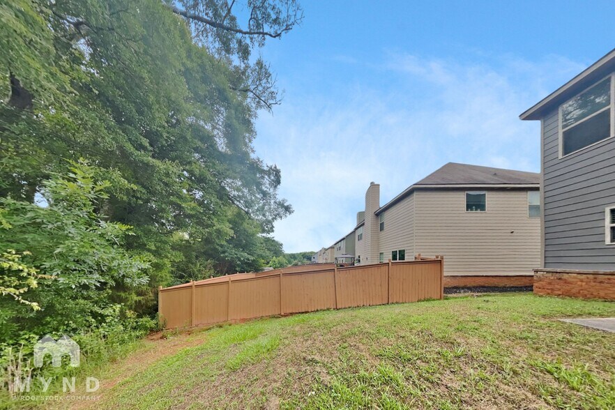 Building Photo - 9028 Holder Rd