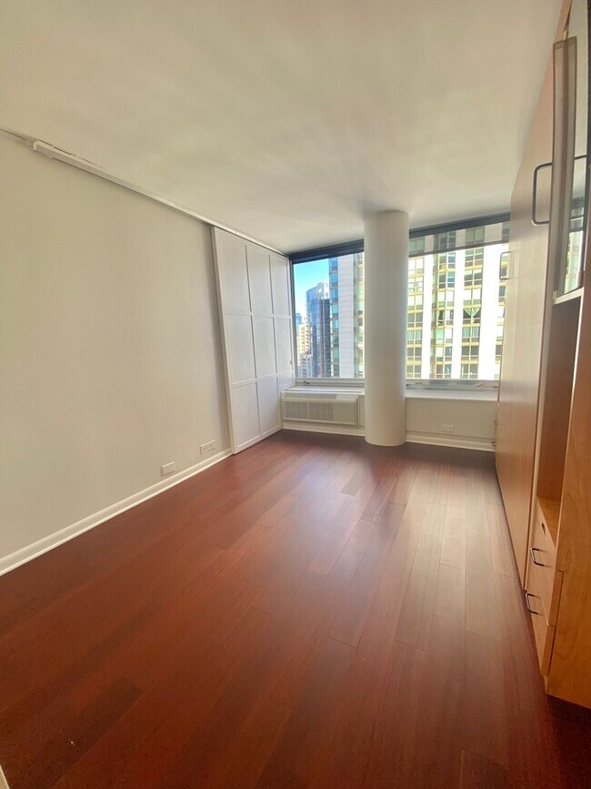 Building Photo - 155 N Harbor Dr