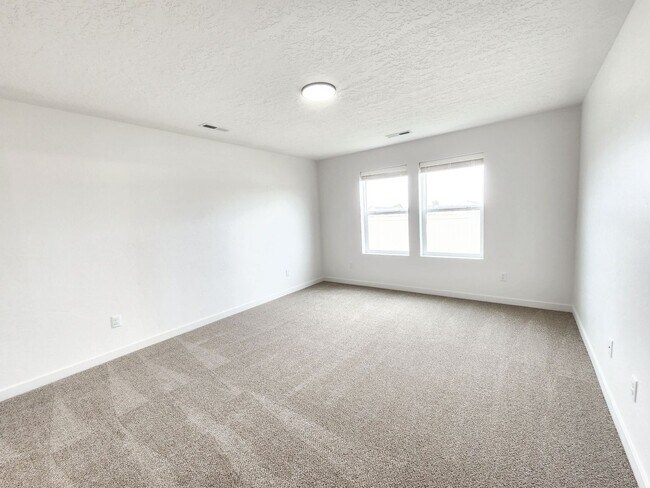 Building Photo - Newer Caldwell Home