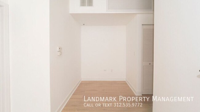 Building Photo - 1305 S Michigan Ave