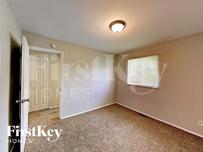 Building Photo - 1140 Estes Dr
