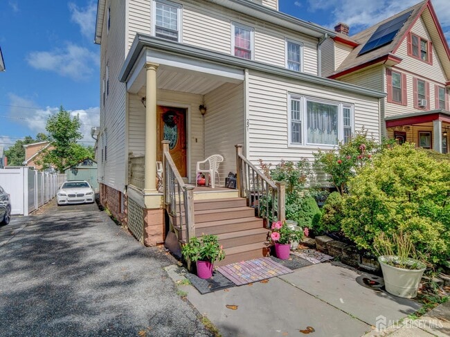 Primary Photo - 231 Waverly Pl