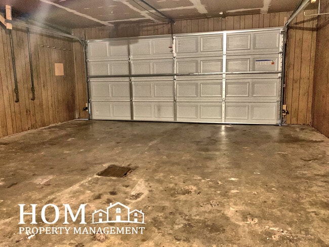 Building Photo - 25 Camelot Ln