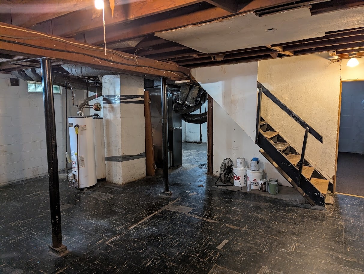 Building Photo - 4081 Clifton Ave