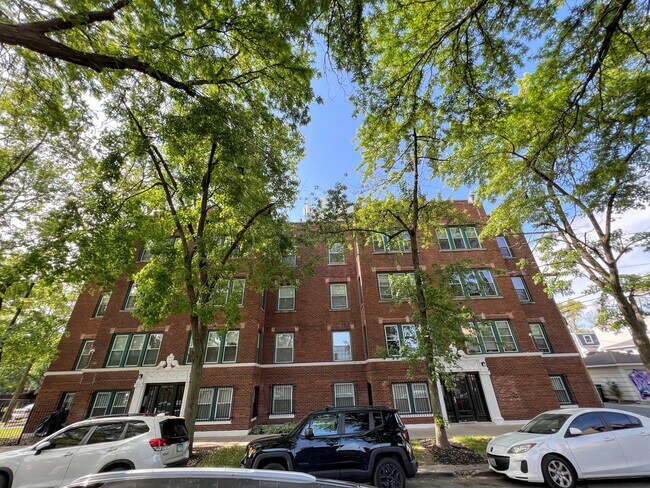 Primary Photo - 3609 W Ainslie St